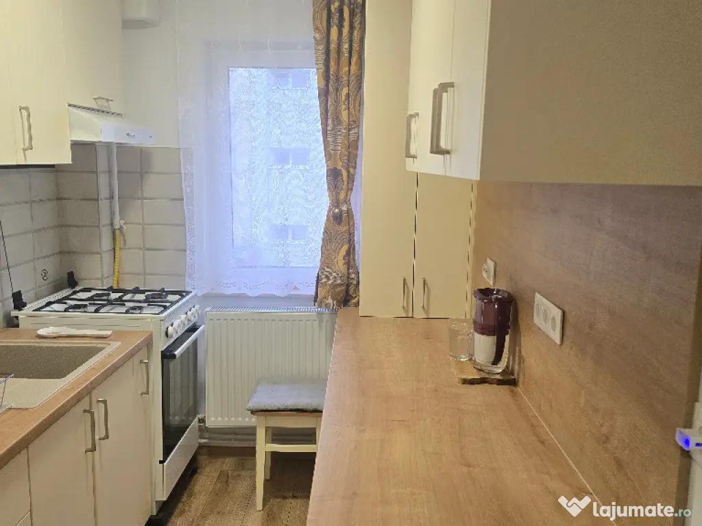 Vand apartament 2 camere, Deva, zona Maxa, etaj 1, mobilat, parcare 