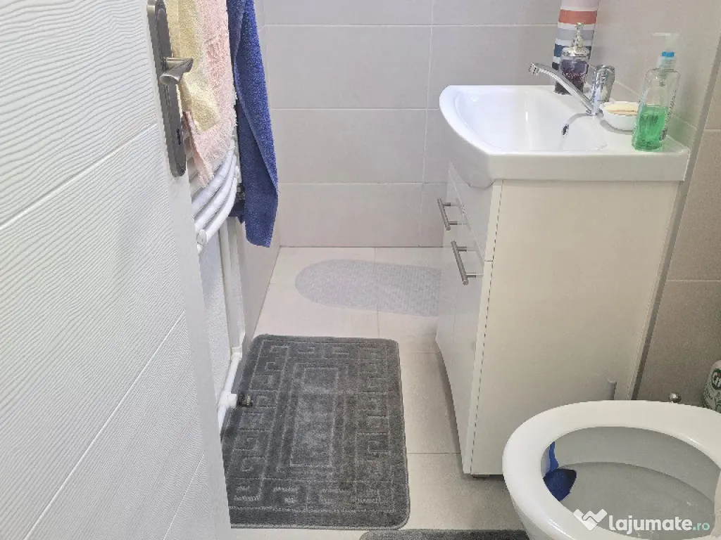 Vand apartament 2 camere, Deva, zona Maxa, etaj 1, mobilat, parcare 