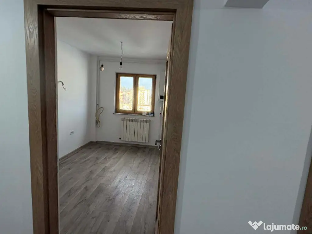 Apartament de 3 camere zona Calea Bucuresti