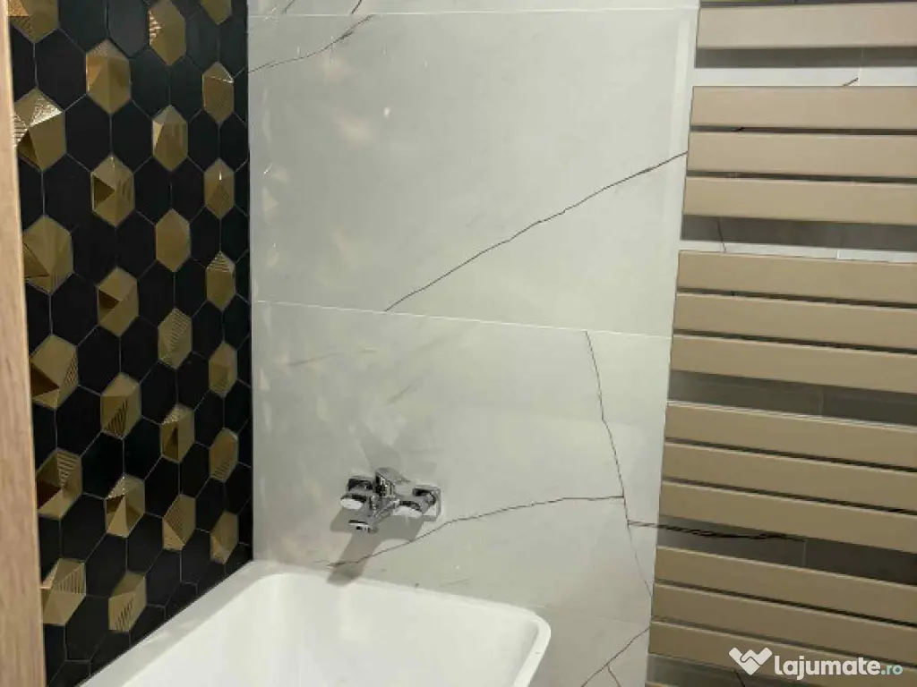 Apartament de 3 camere zona Calea Bucuresti