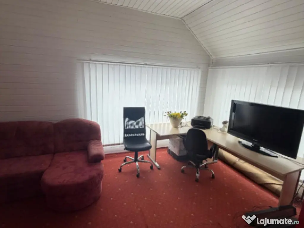 Casa spatioasa , teren 3300 mp, Dornesti 