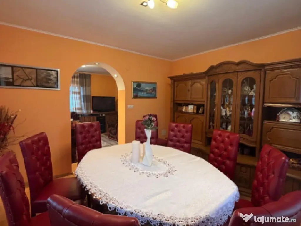 Casa spatioasa , teren 3300 mp, Dornesti 