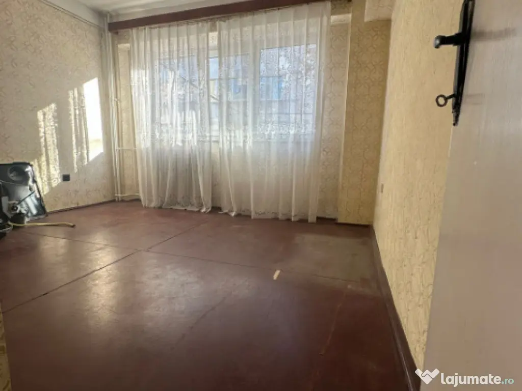 - ETAJ 1. Apartament 2 camere confort 1 decomandat, Obor-Sco 