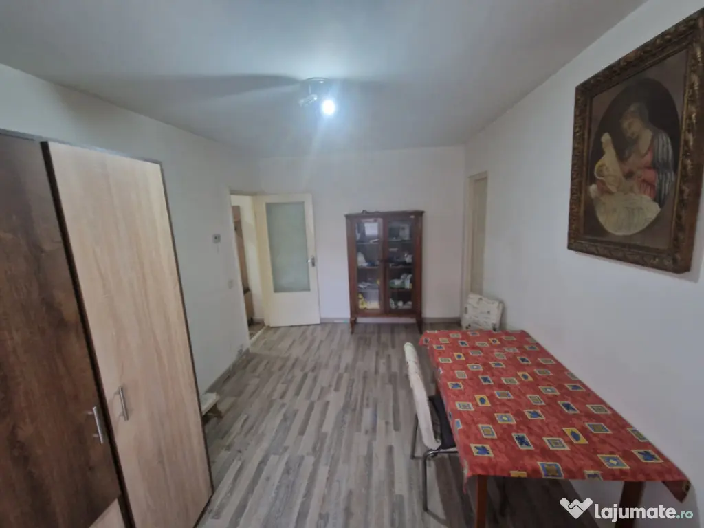 Apartament 2 camere, 38 mp, zona Traian