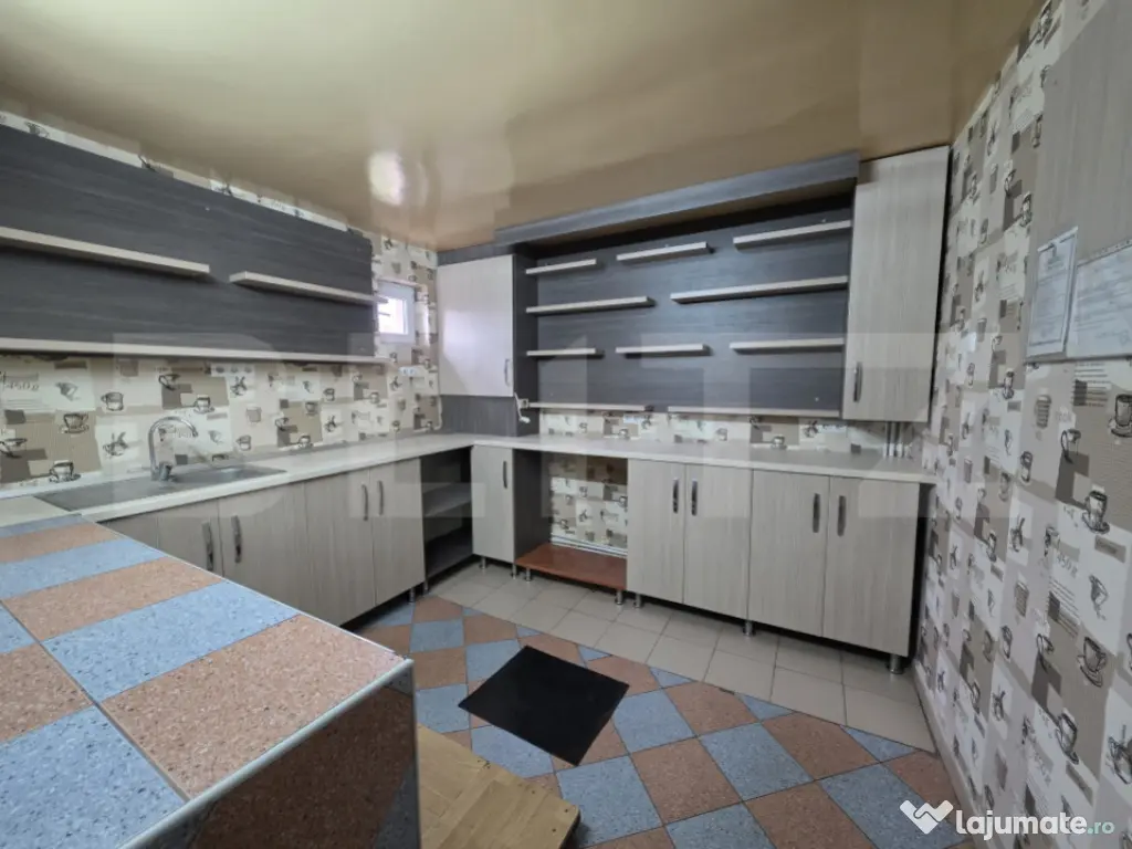 Spatiu comercial de inchiriat,2 incaperi, 80 mp, zona Closca