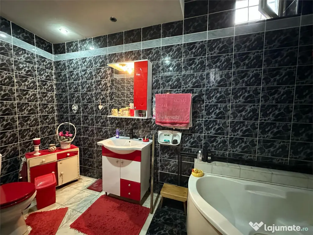 Bocsa Montana, Casa Solida Gradina, Strada Principala 