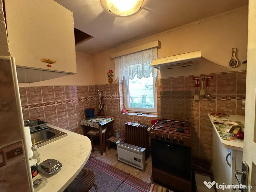 Bocsa Montana, Casa Solida Gradina, Strada Principala 