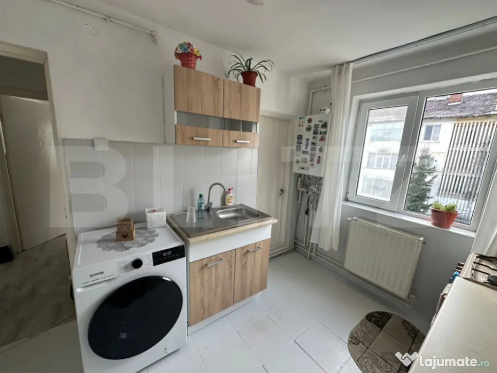 Apartament 2 camere, 48 mp, etaj 2/4, mobilat și utilat com 