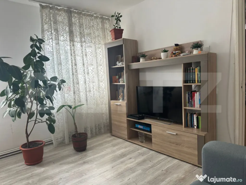 Apartament 2 camere, 48 mp, etaj 2/4, mobilat și utilat com 