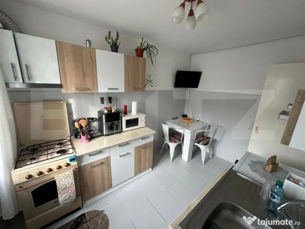 Apartament 2 camere, 48 mp, etaj 2/4, mobilat și utilat com 