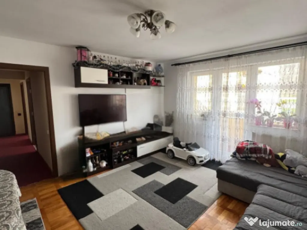 Apartament 3 camere, central, 68 mp, mobilat – Baia Sprie 