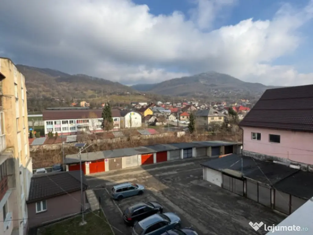 Apartament 3 camere, central, 68 mp, mobilat – Baia Sprie 