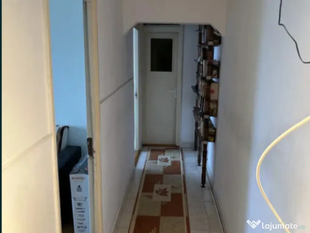 Apartament 3 camere, decomandat - zona Florilor