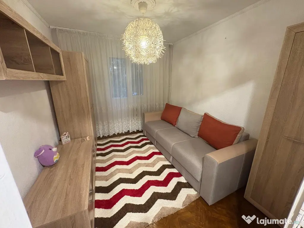 Inchiriez apartament 4 camere zona Titan