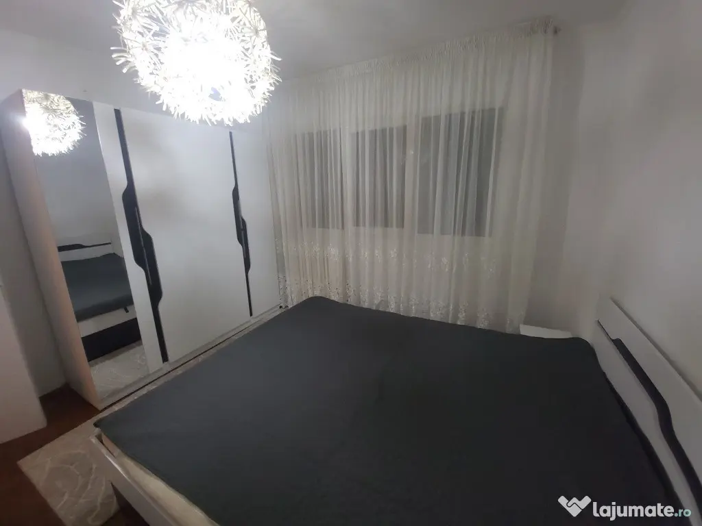 Inchiriez apartament 4 camere zona Titan