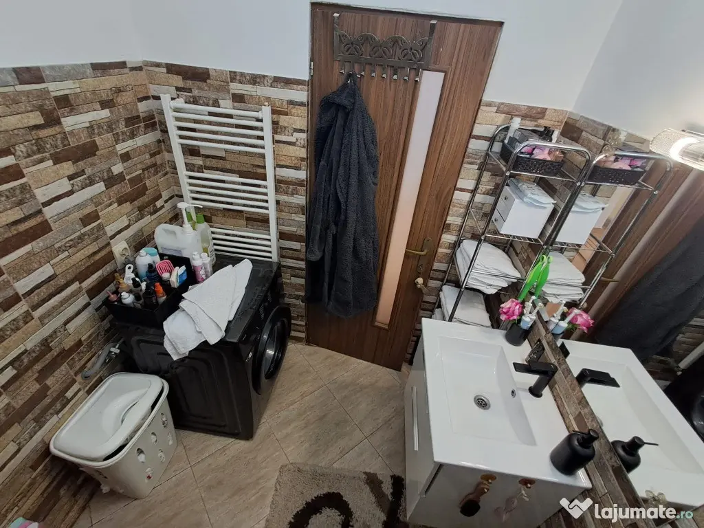 Apartament 3 camere finisaje moderne, parcare privata Apahida 