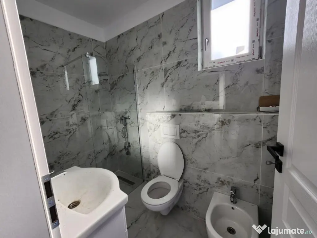 Casa individuala , 4 camere , 2 bai , zona MIROSLAVA-VALEA U