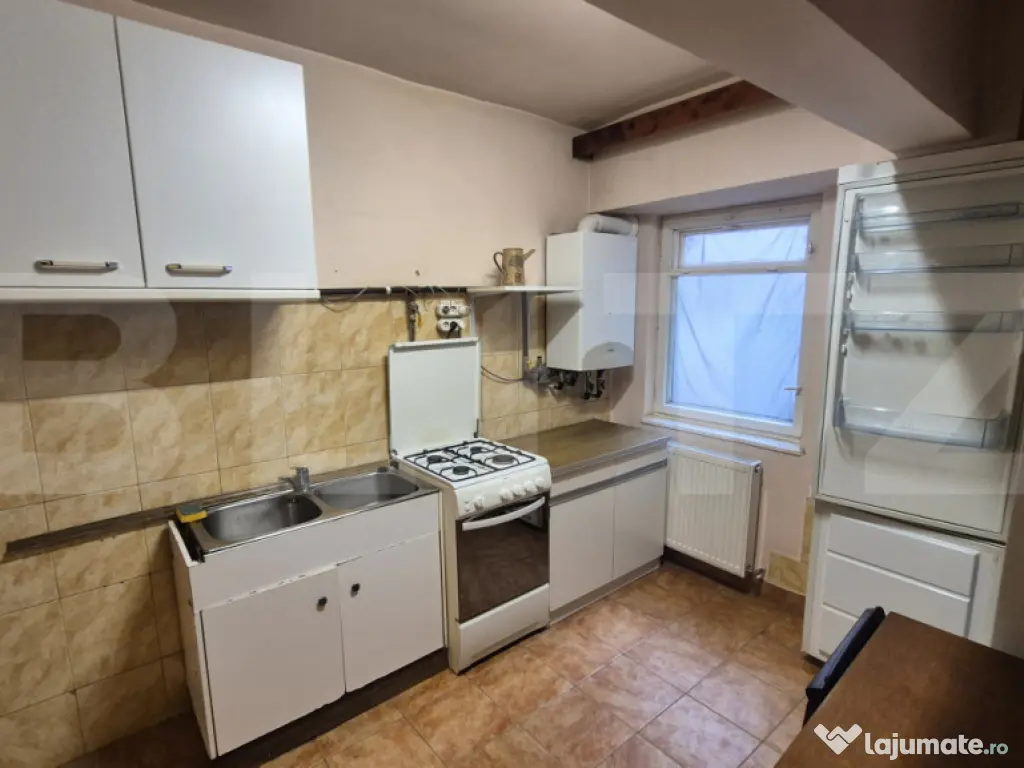 Apartament 3 camere de închiriat, 80 mp, zona Micro 16