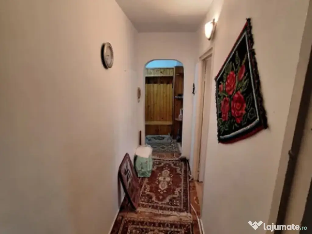 Apartament 3 camere, decomandat - zona Astra 