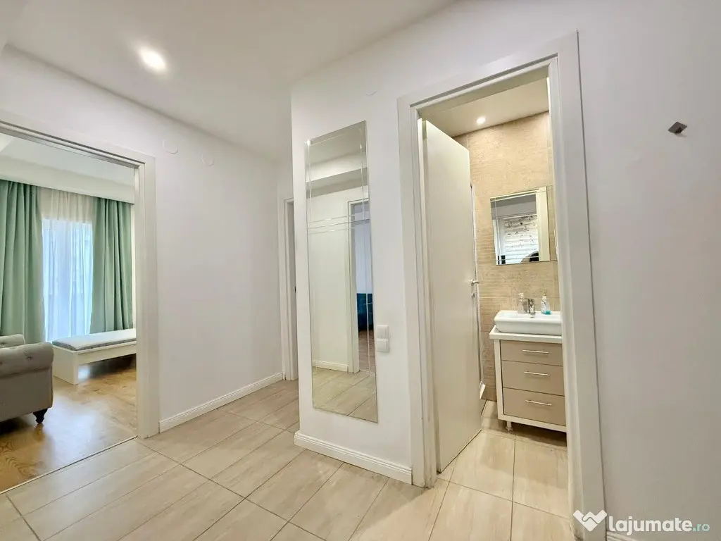 COSMOPOLIS - Aparatament 3 camere mobilat si utilat, vedere piscina 