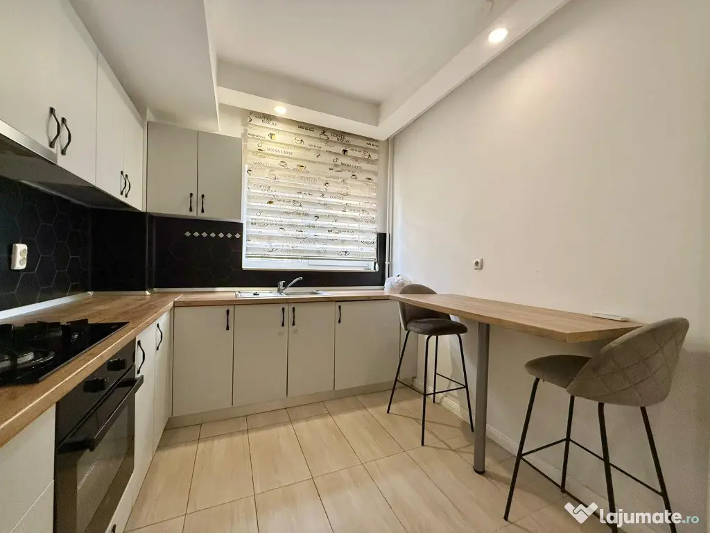 COSMOPOLIS - Aparatament 3 camere mobilat si utilat, vedere piscina 