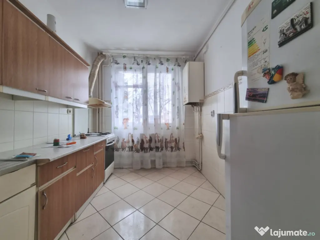 Apartament 2 camere, 47 mp utili, cu îmbunătățiri, liber 