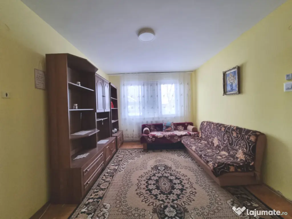 Apartament 2 camere, 47 mp utili, cu îmbunătățiri, liber 