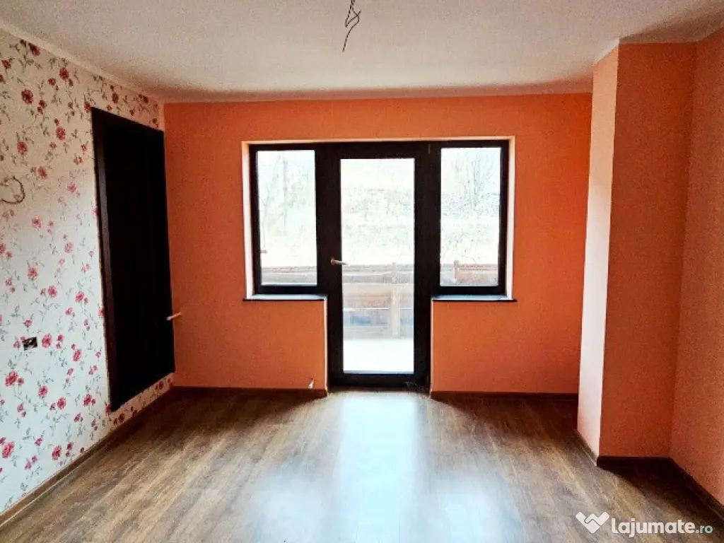 Vila cocheta,beci si livada,cadru natural intim,atractiv,zona Ciritei 