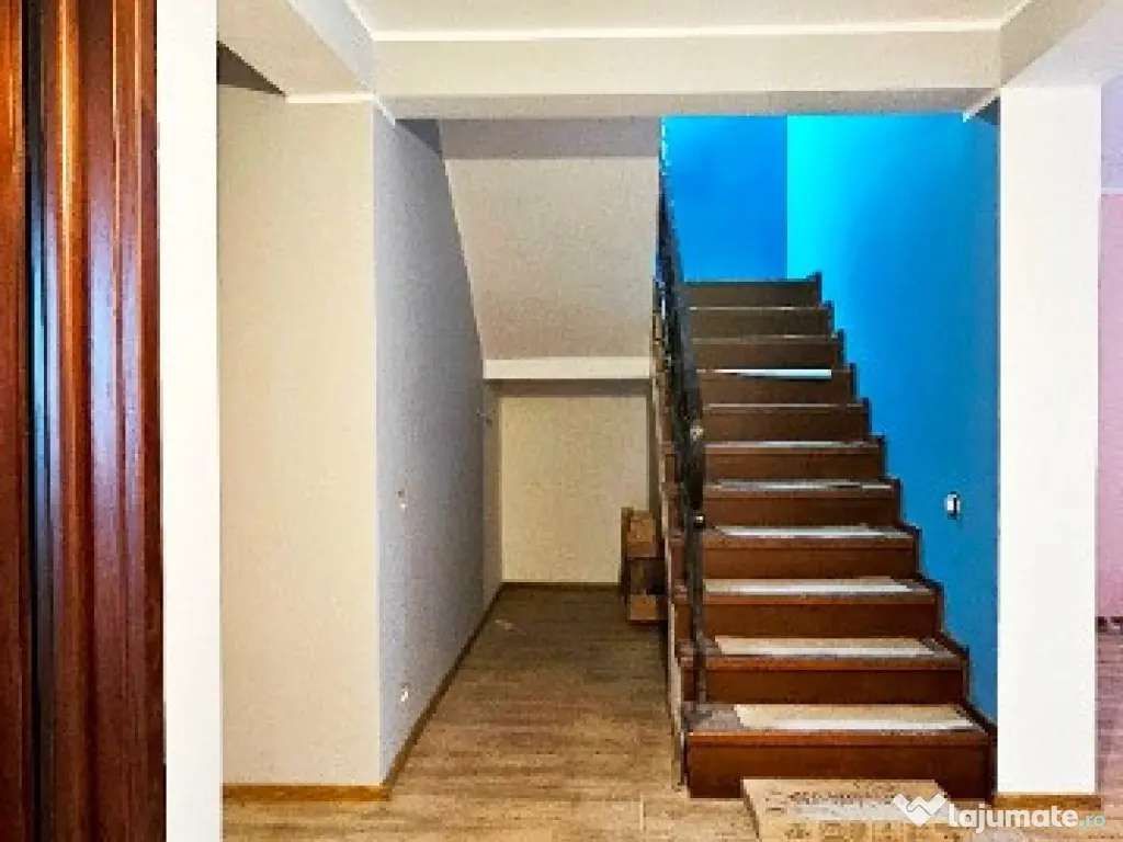 Vila cocheta,beci si livada,cadru natural intim,atractiv,zona Ciritei 