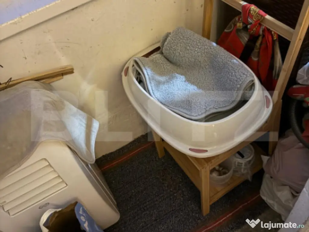 Garsoniera zona Tractorul in apropiere de Mall Coresi