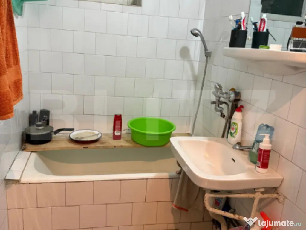 Garsoniera zona Tractorul in apropiere de Mall Coresi