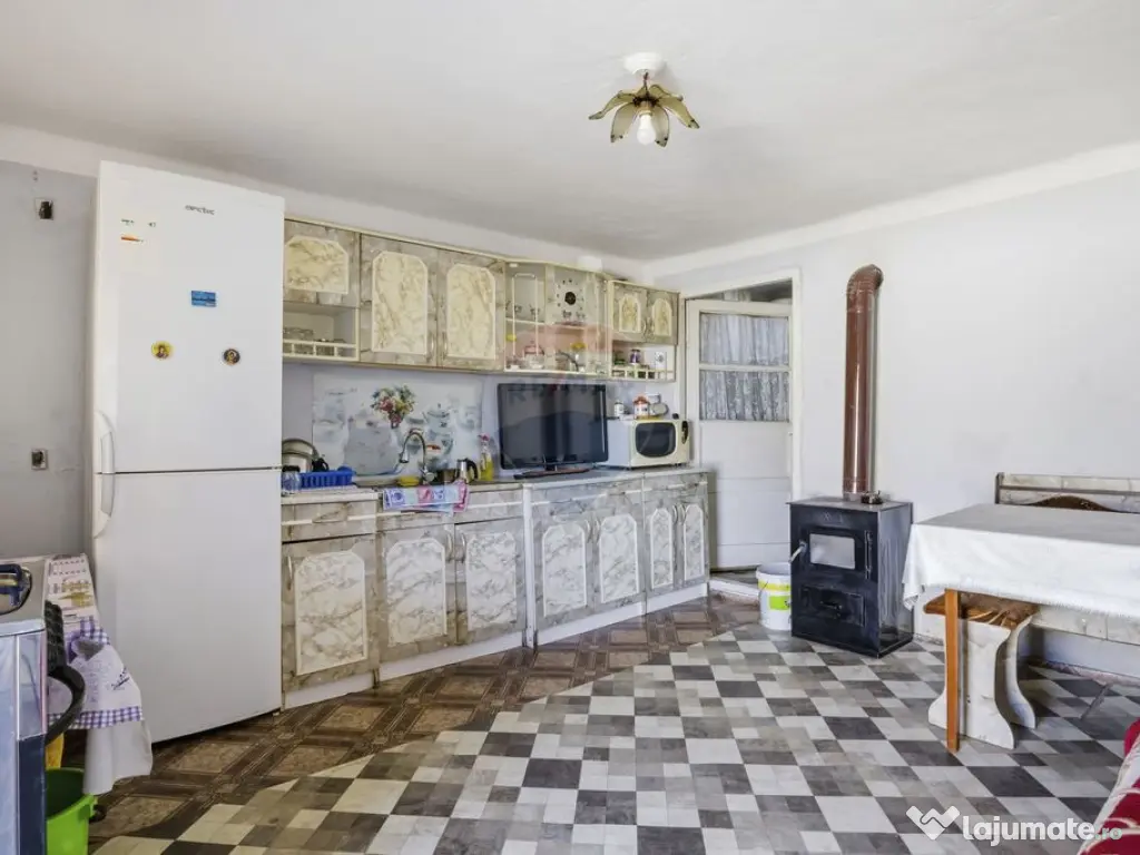 Casă renovată cu teren generos în Satu Mare,Secusigiu 