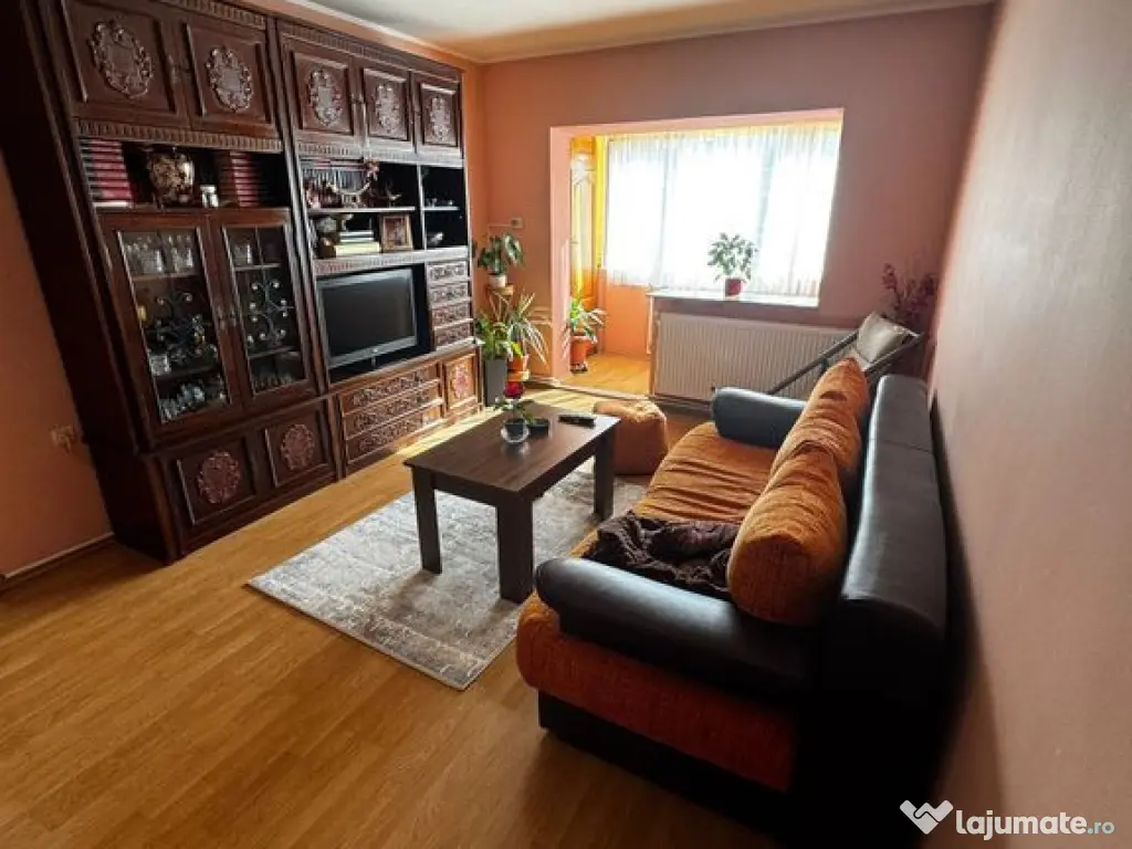 Apartament 2 camere decomandat-zona Dacia 