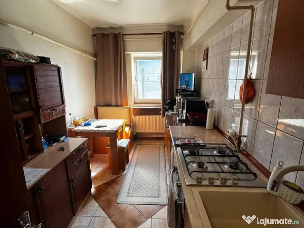 Apartament 2 camere decomandat-zona Dacia 