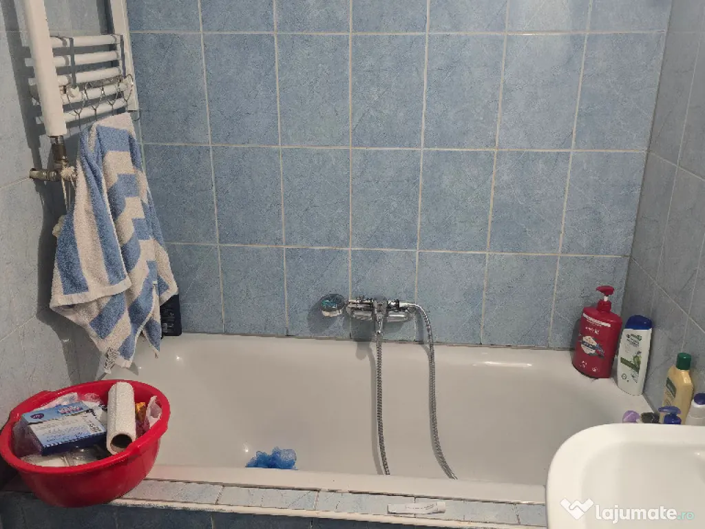 Vand apartament cu 3 camere in Deva, zona Dacia, mobilat, utilat 