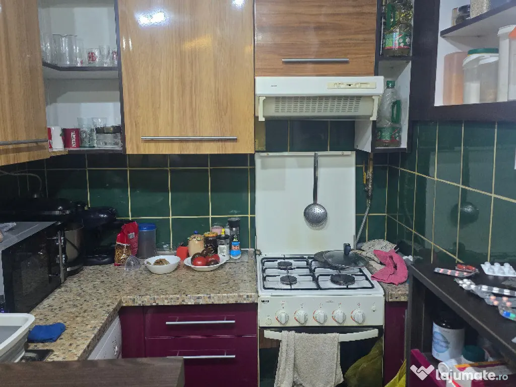 Vand apartament cu 3 camere in Deva, zona Dacia, mobilat, utilat 