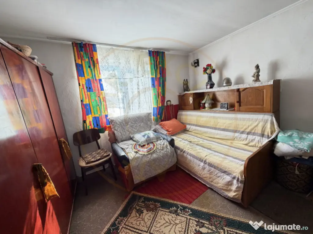 Casa Batraneasca la 8 km de Topoloveni 