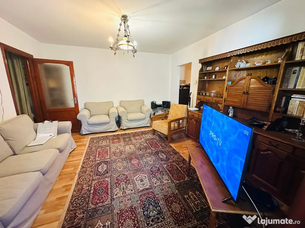 Apartament 3 camere Rovine 