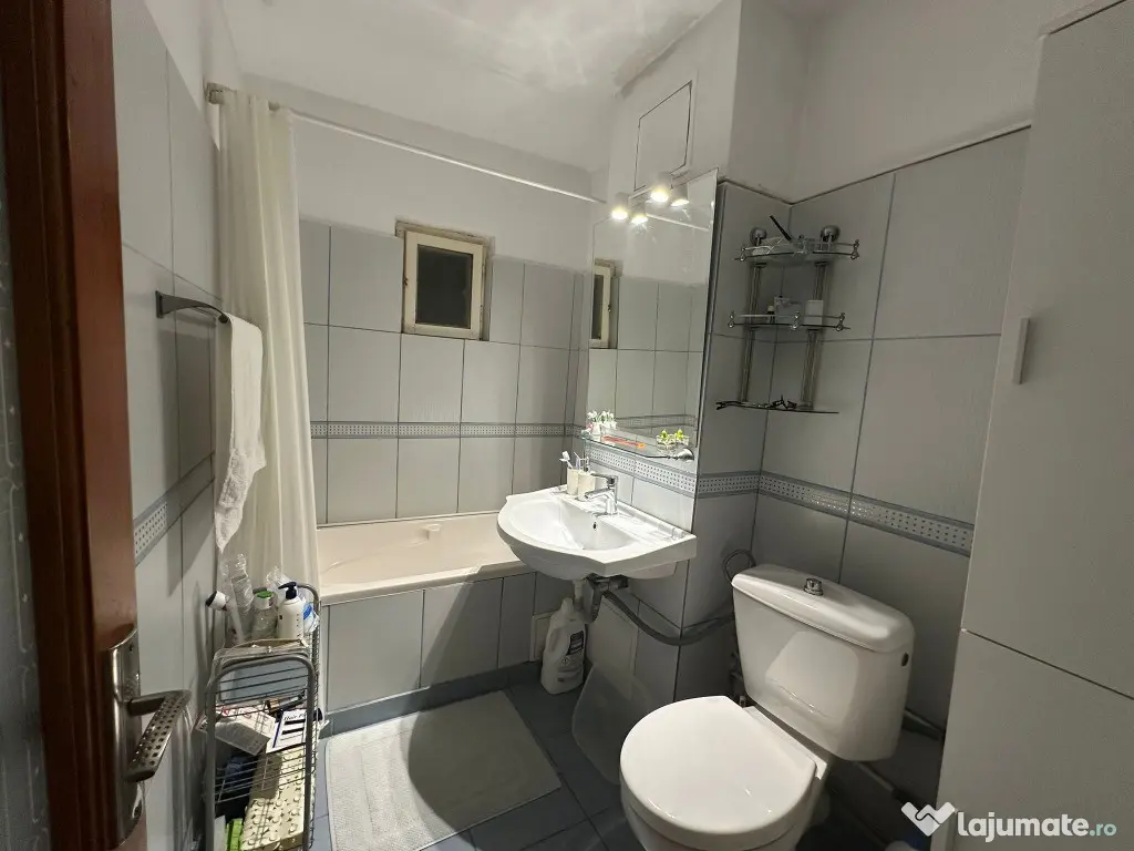 Apartament 3 camere Rovine 