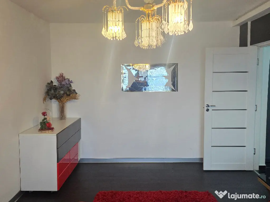 Inchiriez apartament 2 camere decomandat in Deva, zona Garii