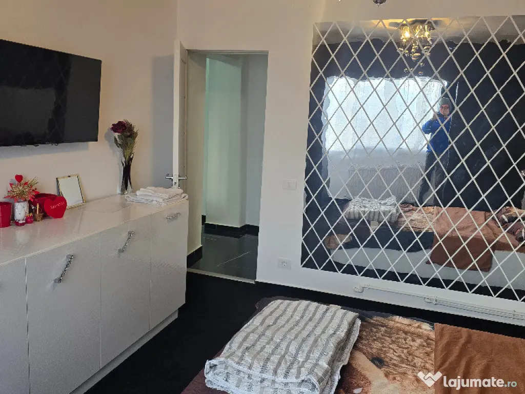 Inchiriez apartament 2 camere decomandat in Deva, zona Garii