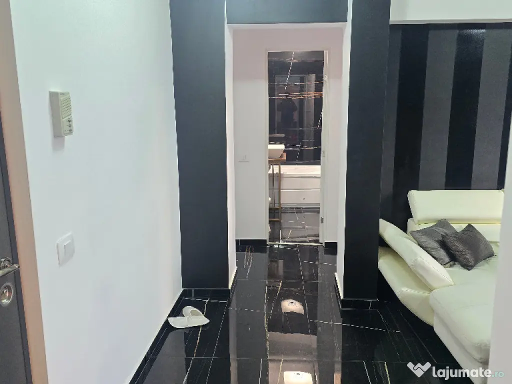 Inchiriez apartament 2 camere decomandat in Deva, zona Garii