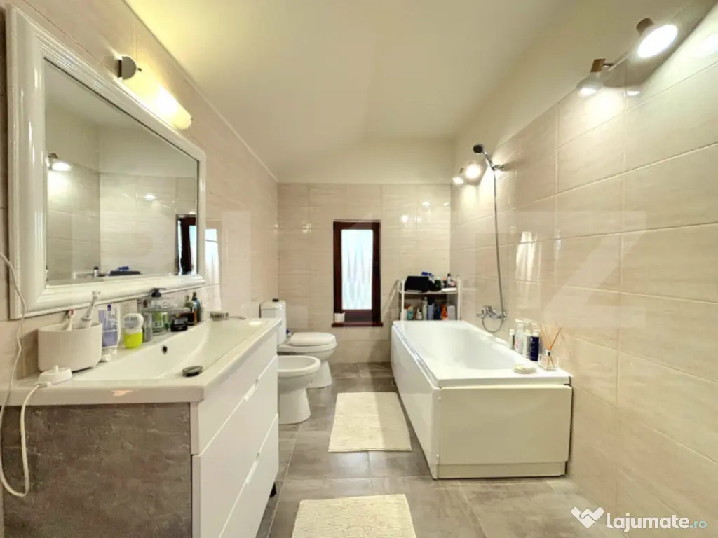 Casa 4 dormitoare, 1550 mp, zona Ciarda Rosie 