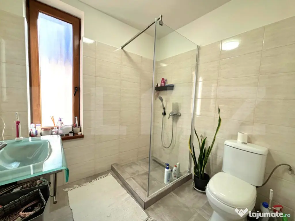 Casa 4 dormitoare, 1550 mp, zona Ciarda Rosie 