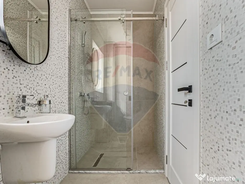 Apartament cu 3 camere de închiriat, parcare subterana, ... 