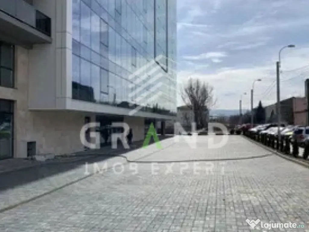 DE INCHIRIAT! Spațiu comercial în zona Piața 1 Mai 