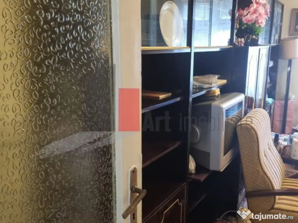 APARTAMENT 3 CAMERE -PIATA ROMANA 