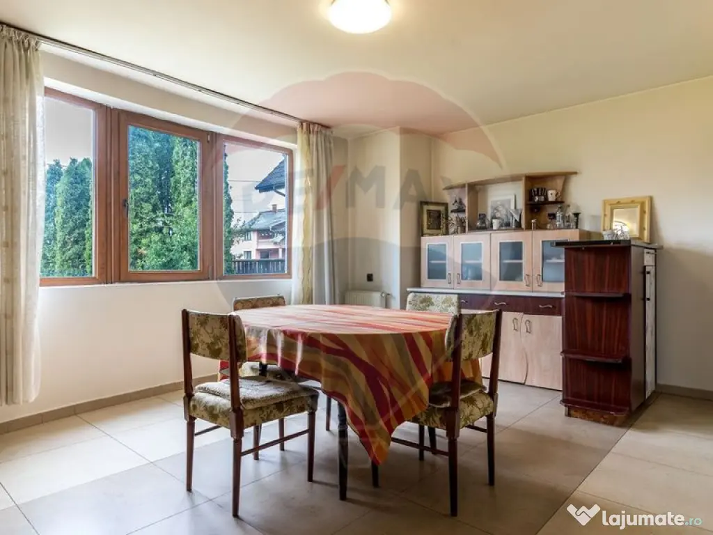 Casa cu 6 camere de vanzare, zona Centrala, Huedin 