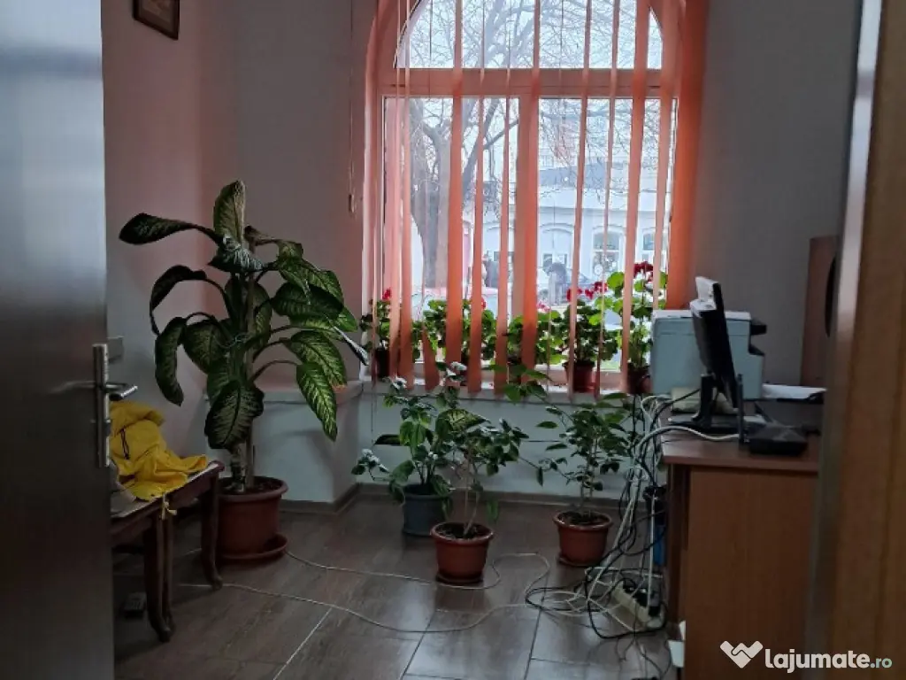 Spațiu comercial stradal. Zona Tomis 3, Constanța