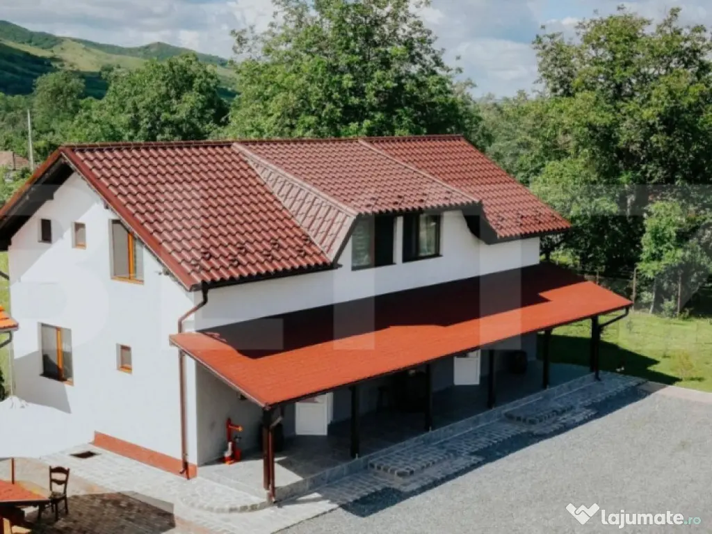 Proprietate pe malul Mureșului – Stâna de Mureș